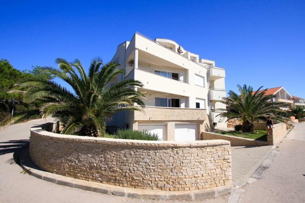 Apartments Franko Povljana Esterno foto